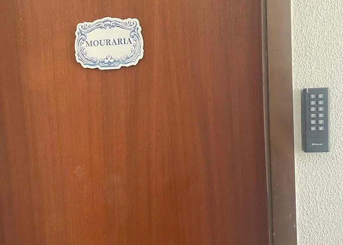 Апартаменты Mouraria - *